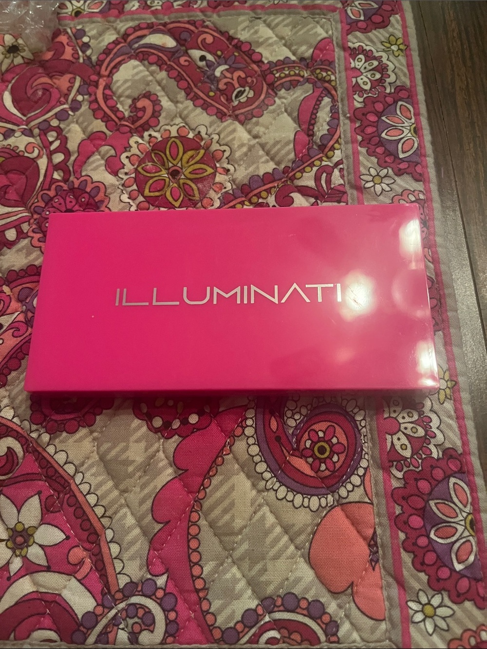 Illuminati Women Makeup Eyeshadow Palette - Hot Pink